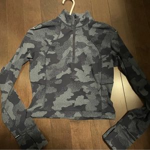 It's Rulu Run Cropped Half Zip